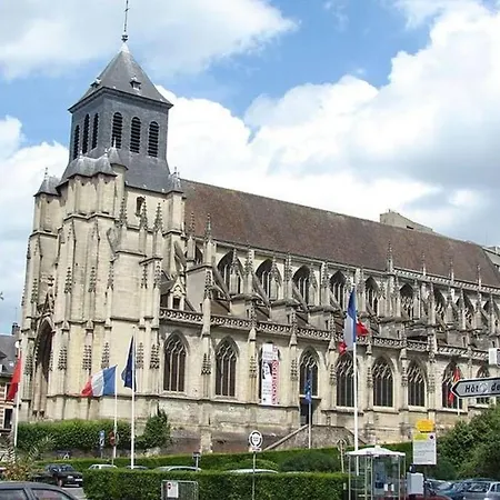 Cosy Basilique Et Carmel Apartment Lisieux